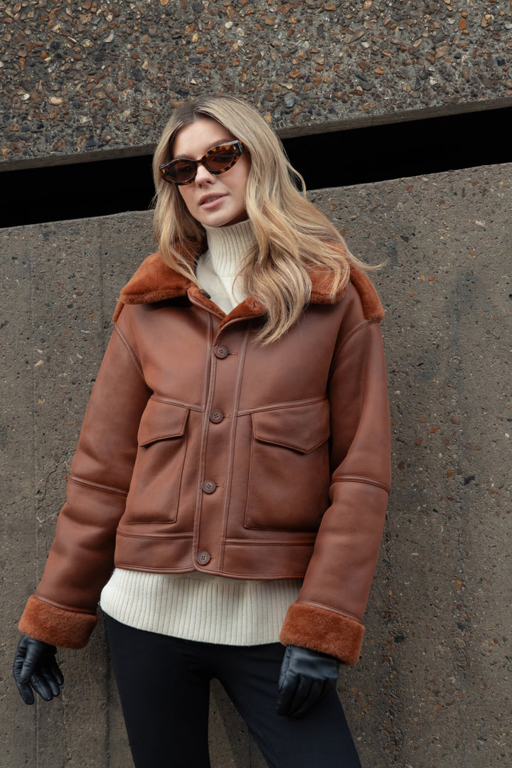 BJ20013-toffee-6-1 Διπλής Όψης Merino Look Μπουφάν – Καραμέλα - Image 1