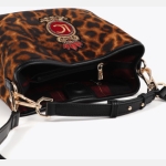 Υφασμάτινη τσάντα με animal print και μπάλωμα ασπίδας - Image 2